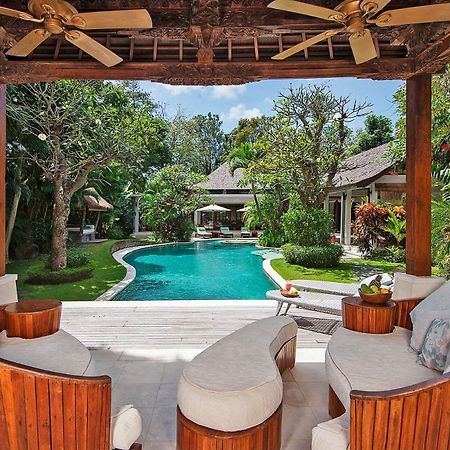 Lataliana Seminyak Villa Bagian luar foto