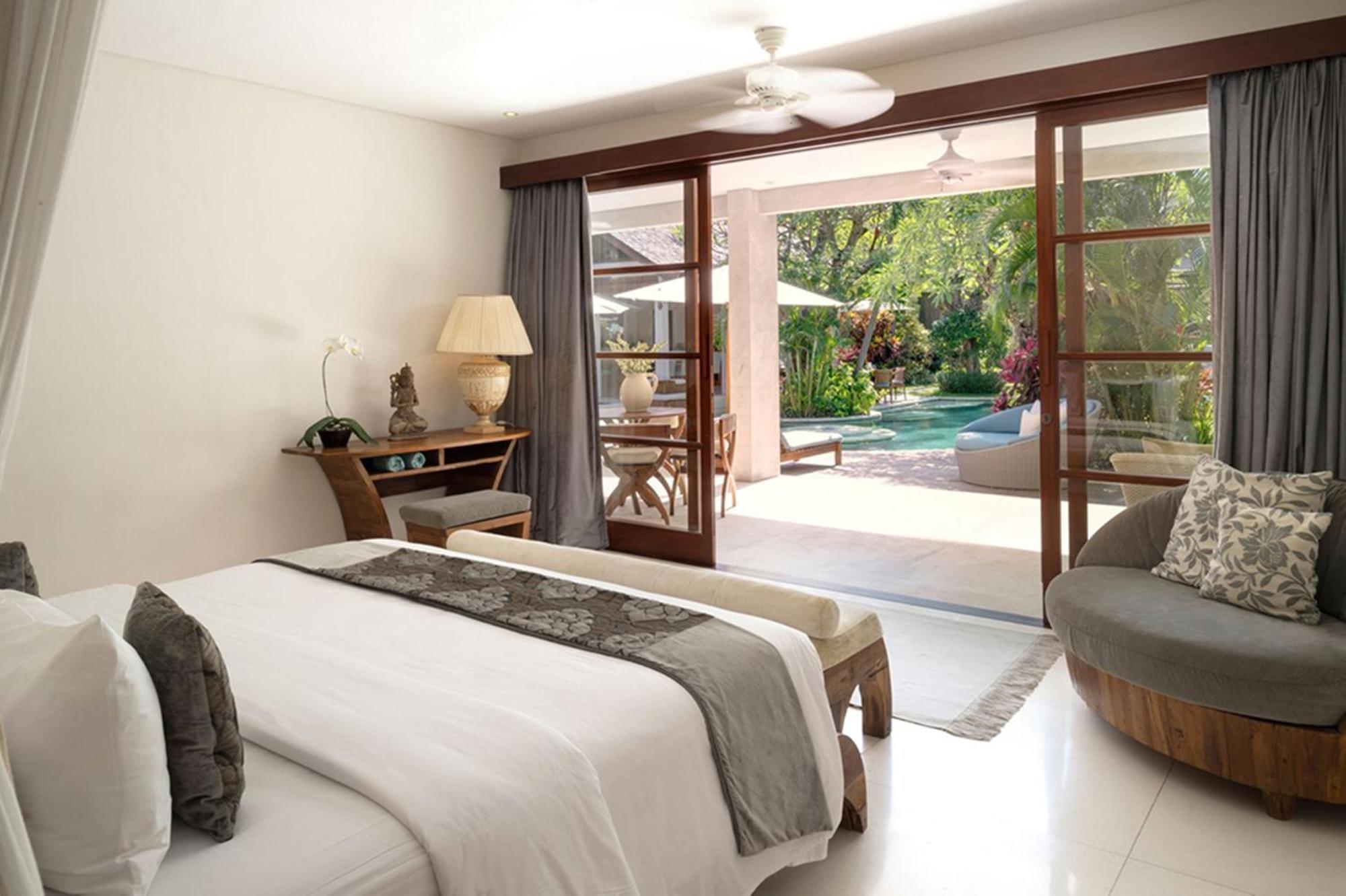 Lataliana Seminyak Villa Bagian luar foto
