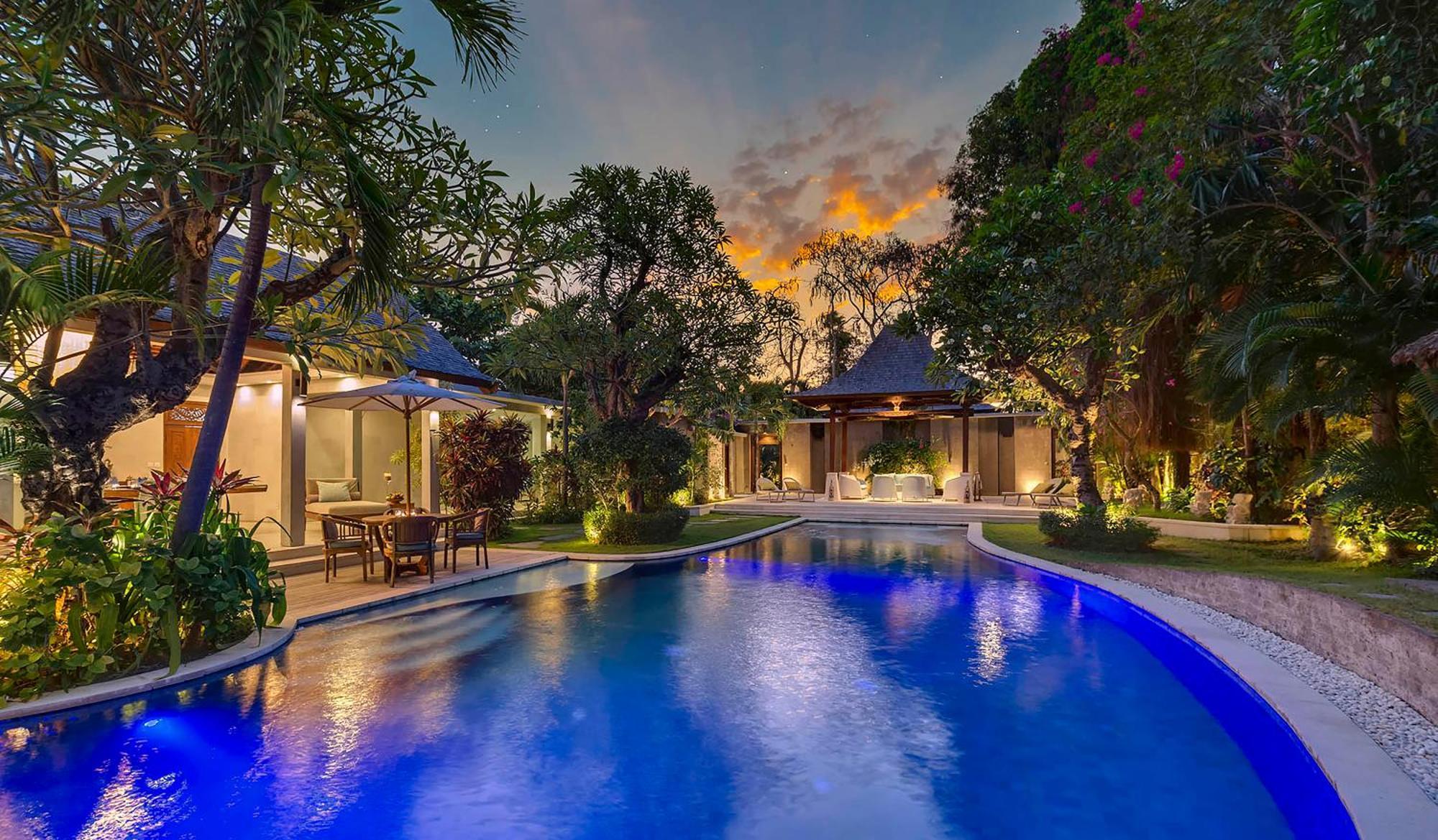 Lataliana Seminyak Villa Bagian luar foto