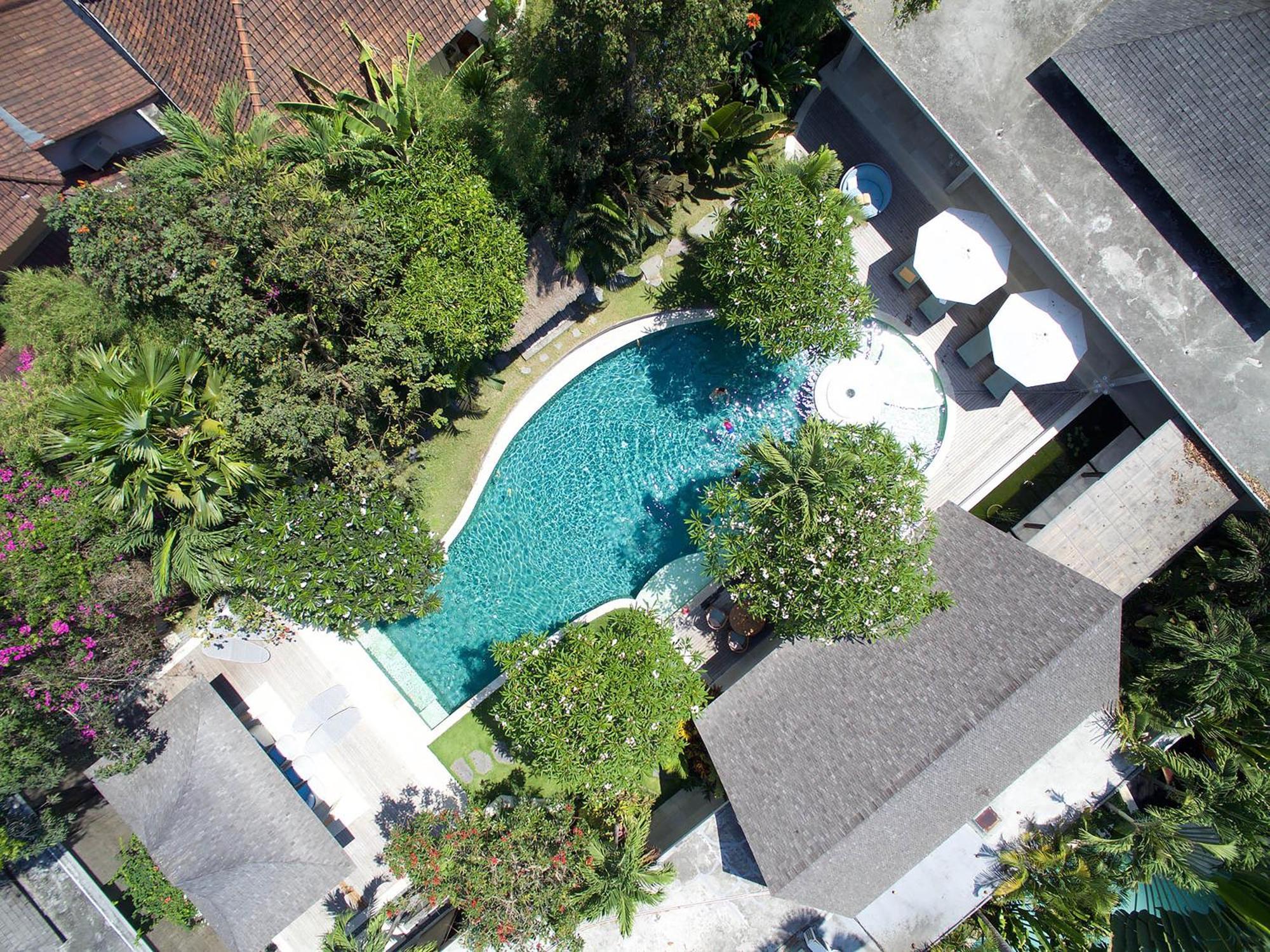 Lataliana Seminyak Villa Bagian luar foto