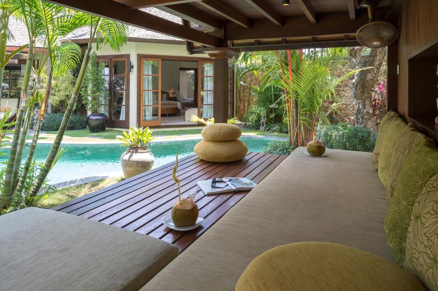 Lataliana Seminyak Villa Bagian luar foto