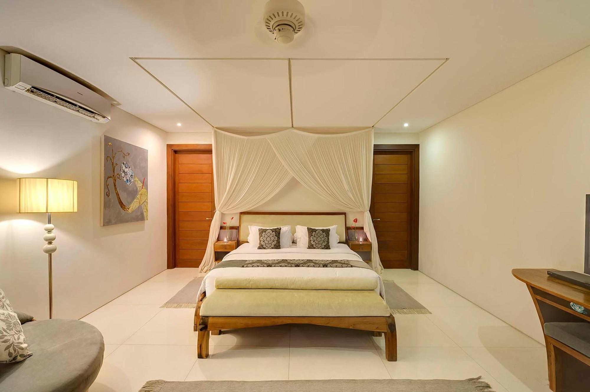 Lataliana Seminyak Villa Bagian luar foto