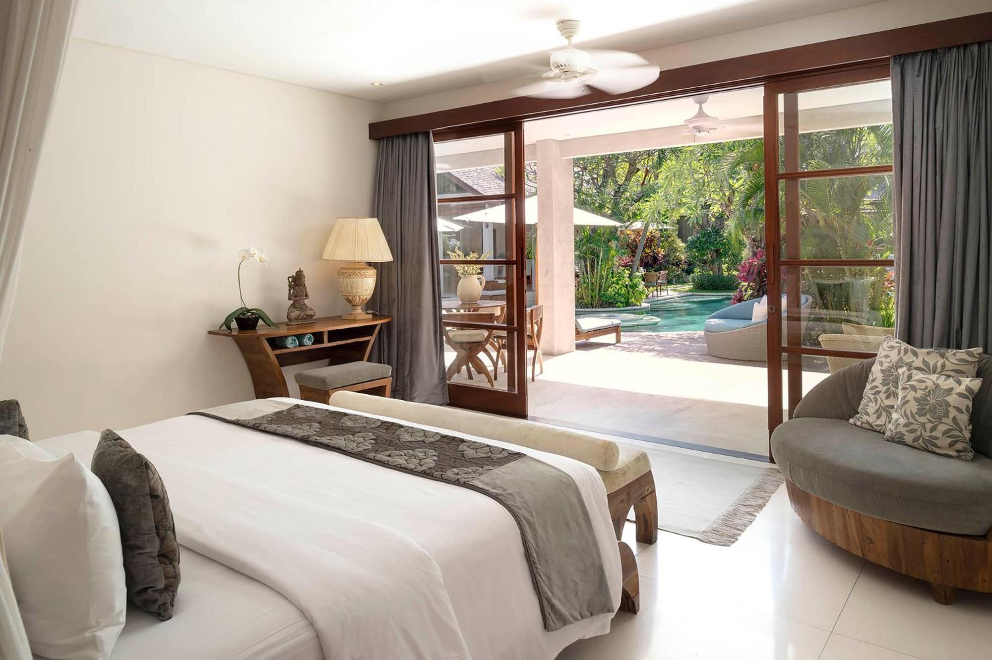 Lataliana Seminyak Villa Bagian luar foto