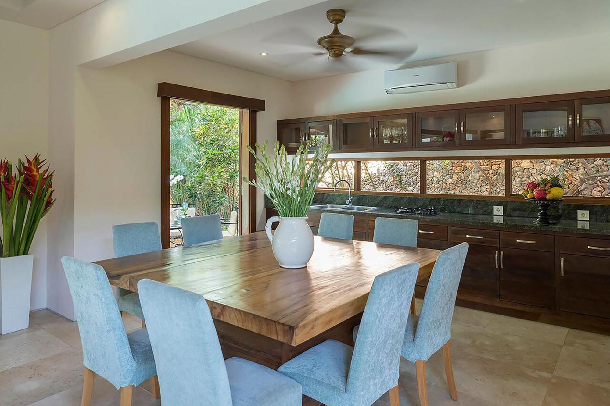 Lataliana Seminyak Villa Bagian luar foto