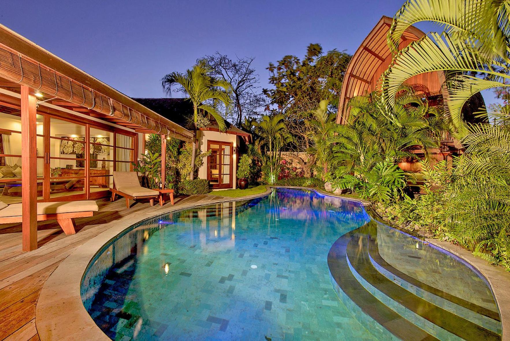 Lataliana Seminyak Villa Bagian luar foto