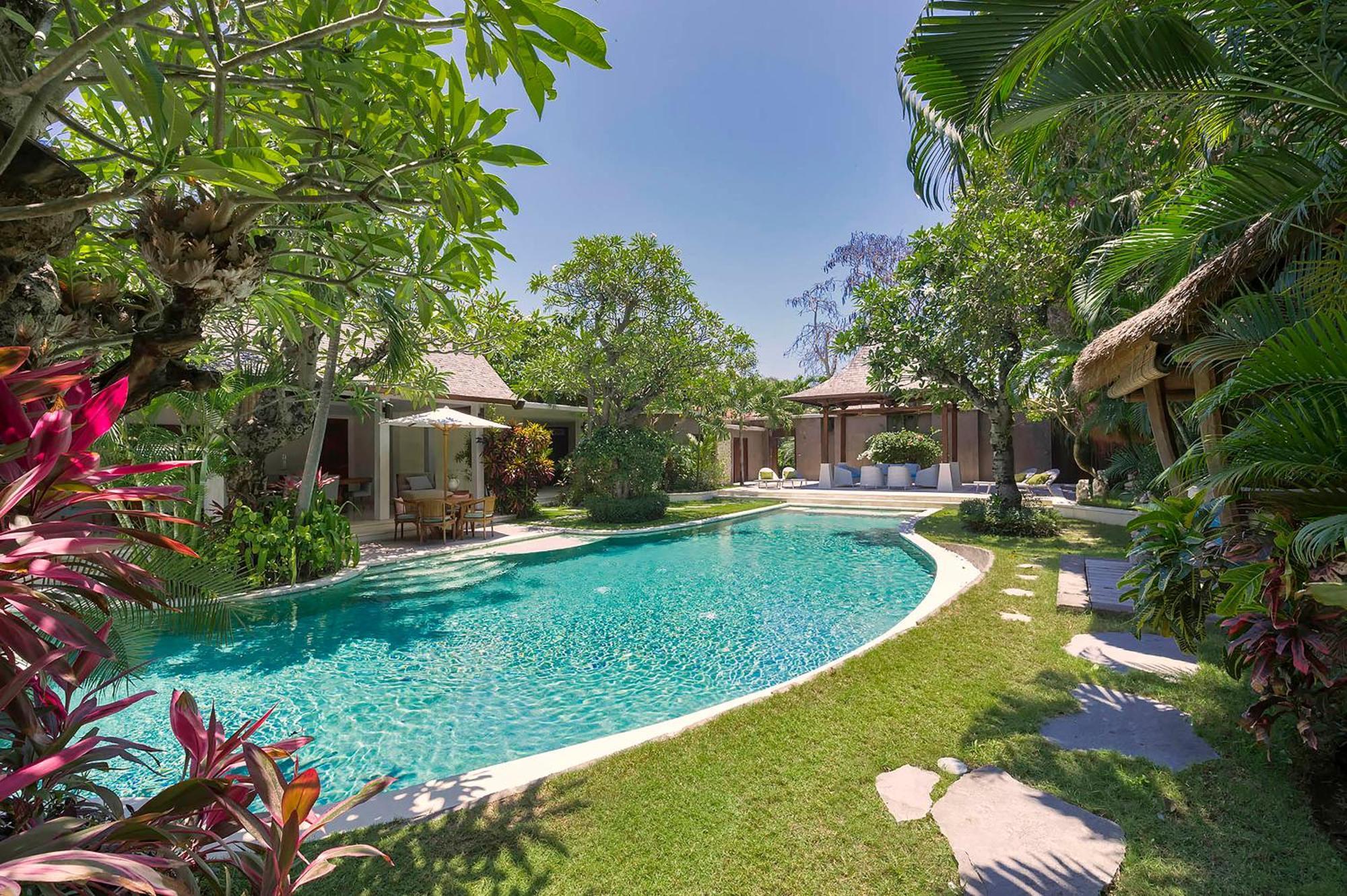 Lataliana Seminyak Villa Bagian luar foto